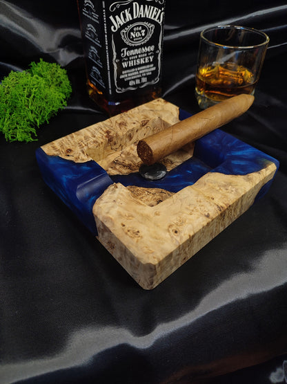 Ashtray for cigars - poplar and resin 20cm